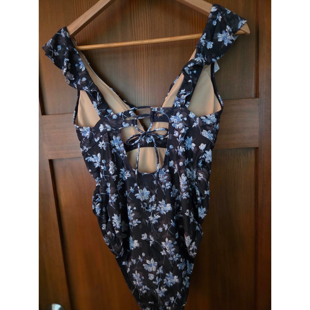 A Pea in the Pod One Piece Maternity Swimsuit Floral Small - Picture 4 of 6
